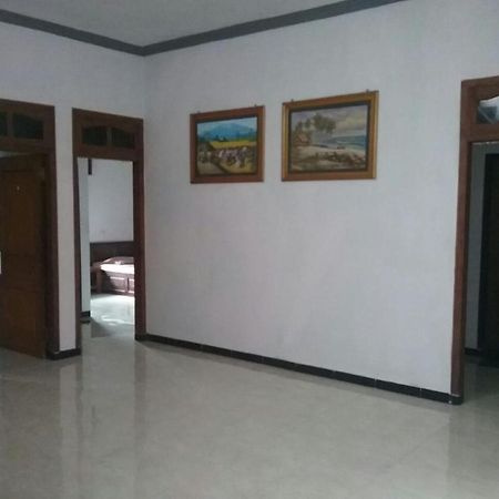 Hotel "Ngebel Indah" ภายนอก รูปภาพ